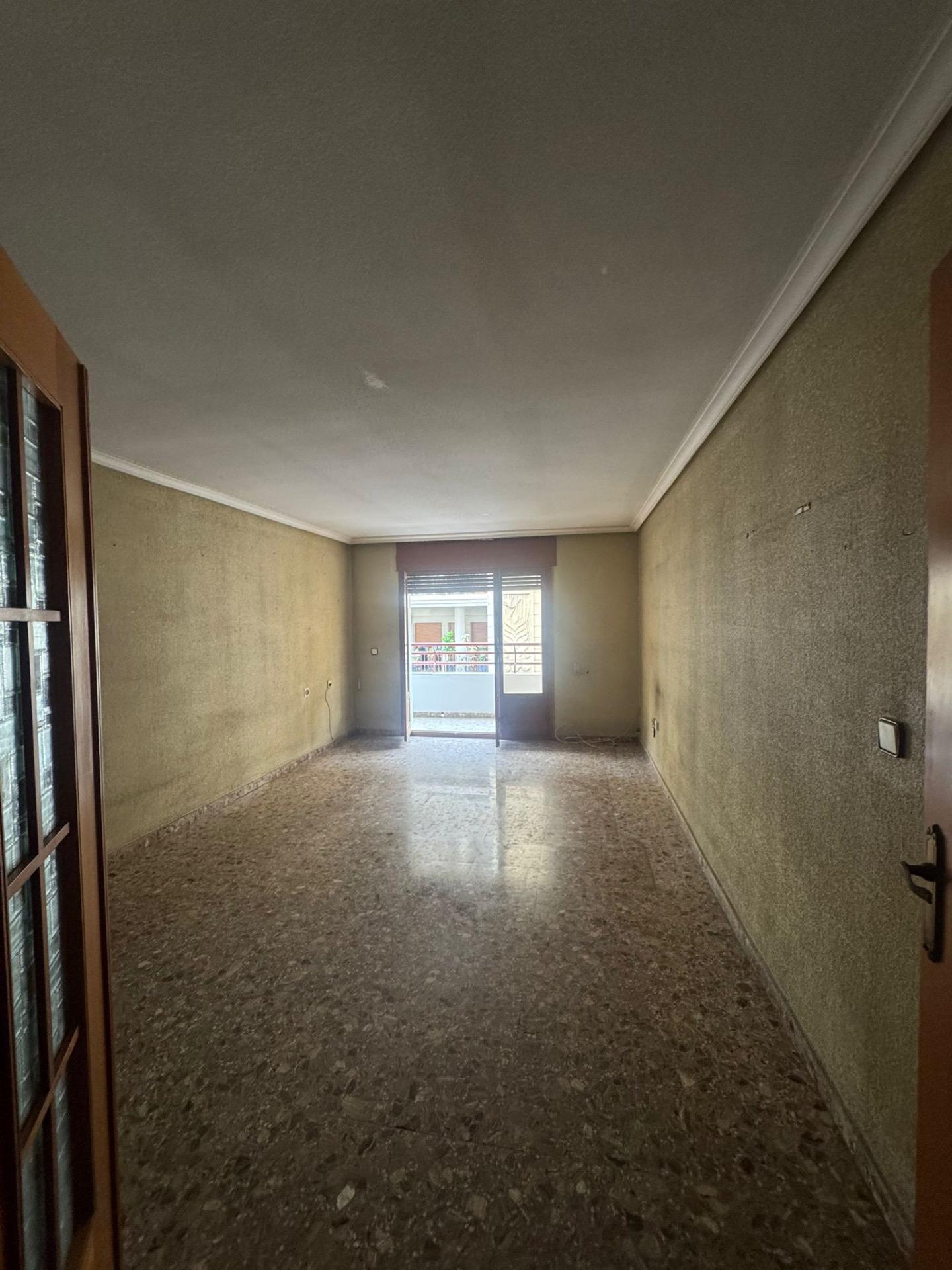 For sale - 3 Bedroom 2 Bathroom Apartment in Orihuela - Zona Centro  - Alicante
