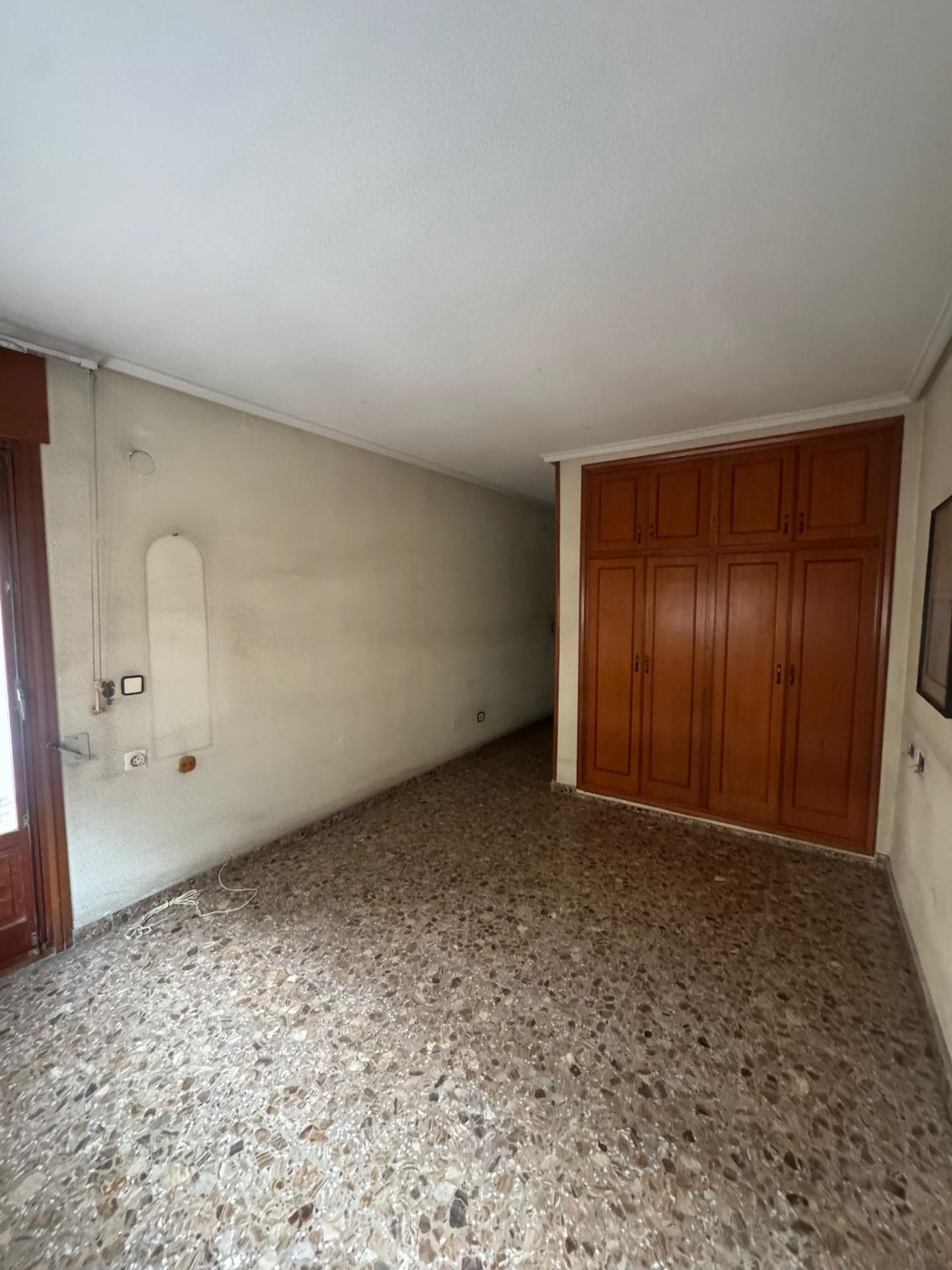 For sale - 3 Bedroom 2 Bathroom Apartment in Orihuela - Zona Centro  - Alicante