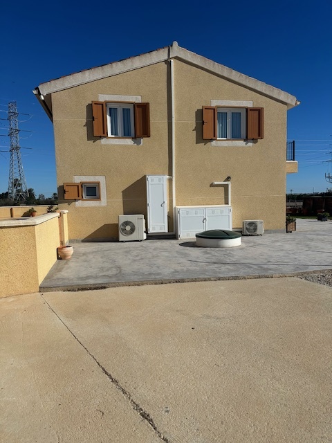 For sale - 5 Bedroom 3 Bathroom Finca in San Miguel de Salinas -  - Alicante