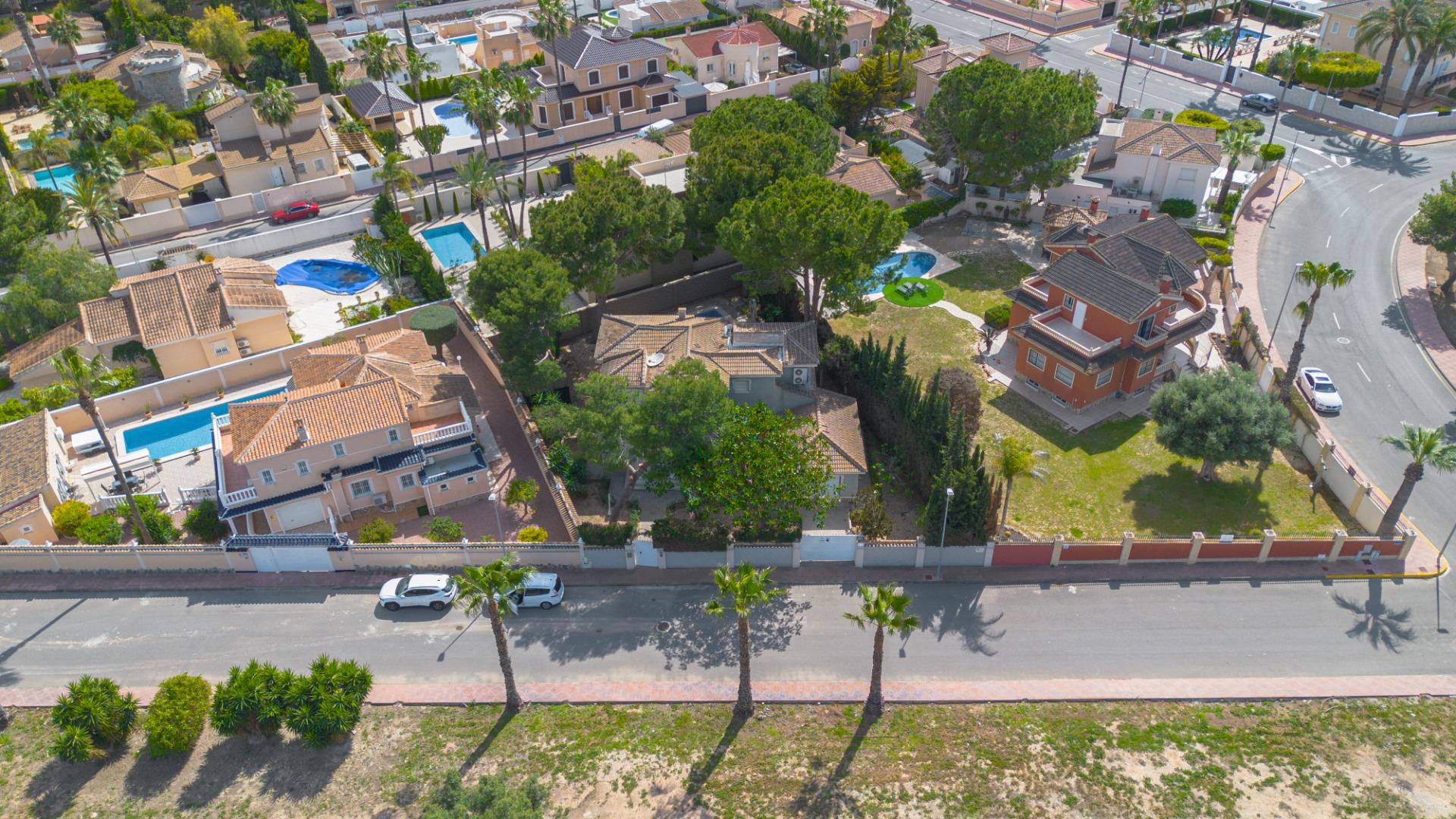 For sale - 5 Bedroom 5 Bathroom Villa in Rojales - Pueblo Bravo  - Alicante