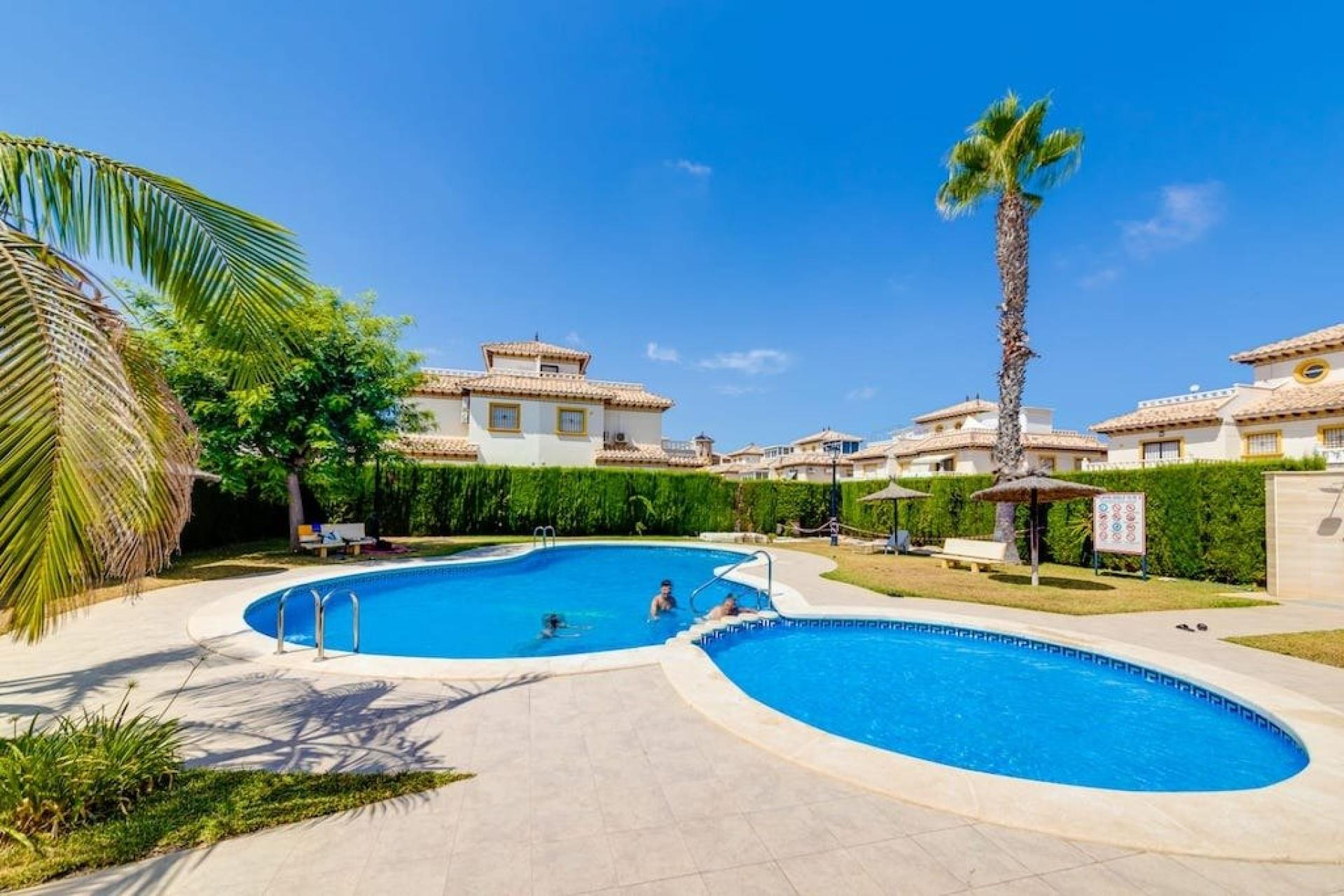 For sale - 2 Bedroom 2 Bathroom Town House in Lomas de Cabo Roig - Lomas de Cabo Roig - Alicante