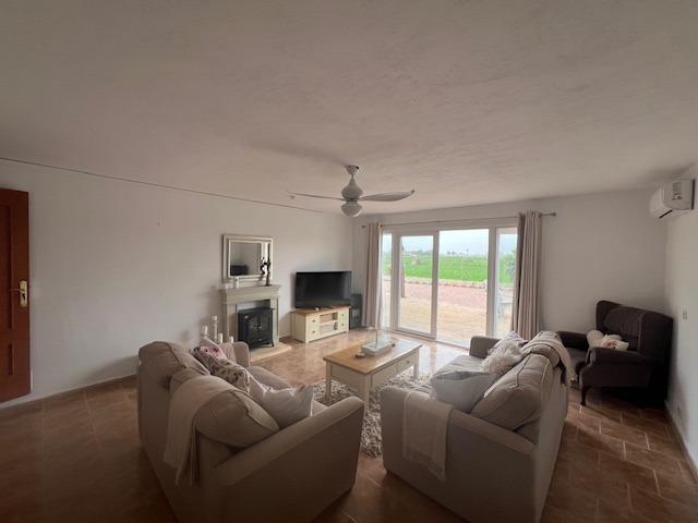 For sale - 3 Bedroom 2 Bathroom Finca in Dolores - Comunidad Valenciana  - Alicante