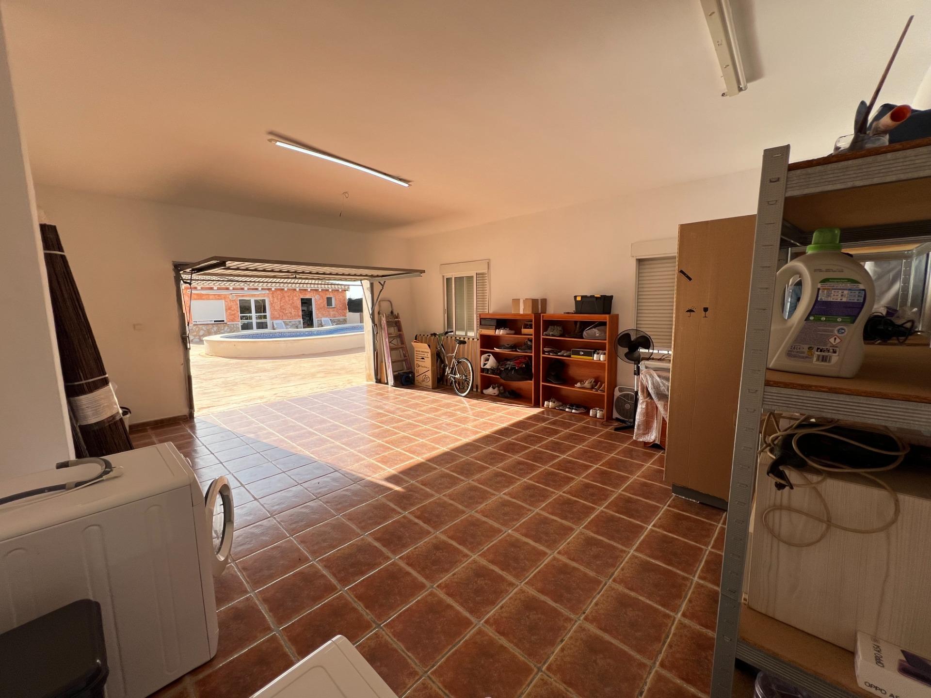 For sale - 3 Bedroom 2 Bathroom Villa in Dolores - Cmno. Escorredor  - Alicante