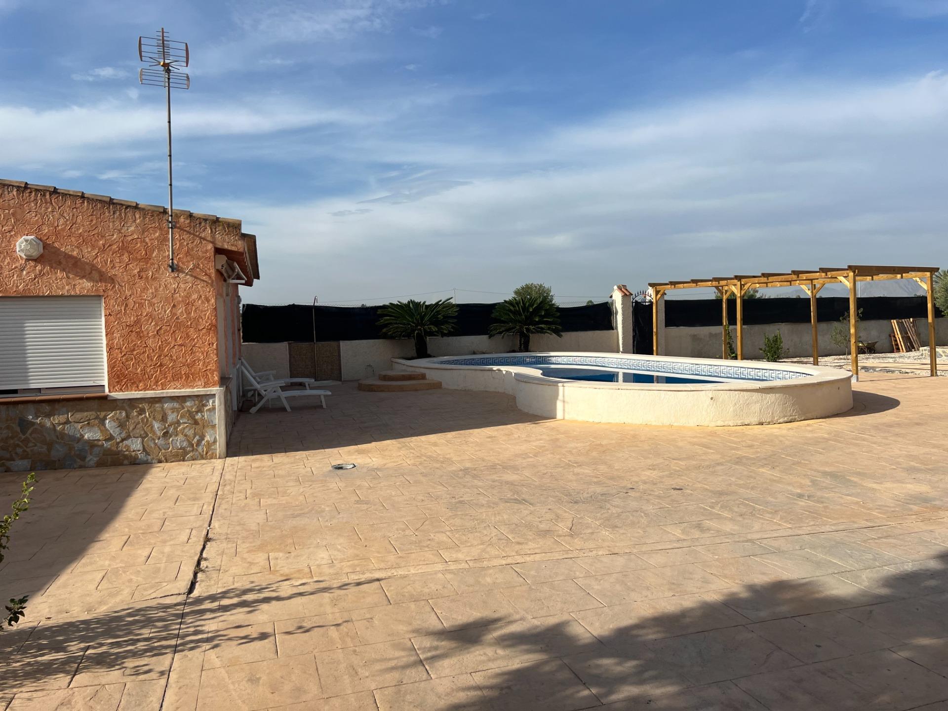 For sale - 3 Bedroom 2 Bathroom Villa in Dolores - Cmno. Escorredor  - Alicante