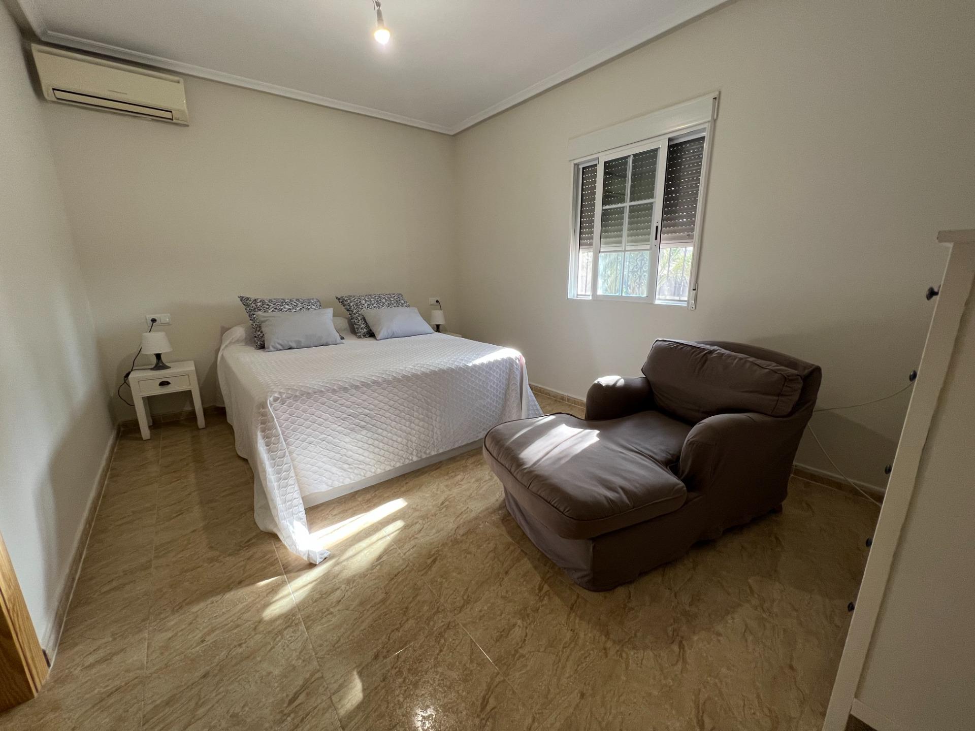 For sale - 3 Bedroom 2 Bathroom Villa in Dolores - Cmno. Escorredor  - Alicante