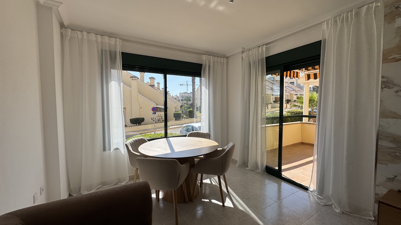 For sale - 2 Bedroom 2 Bathroom Apartment in Lomas De Campoamor - Costa Blanca  - Alicante