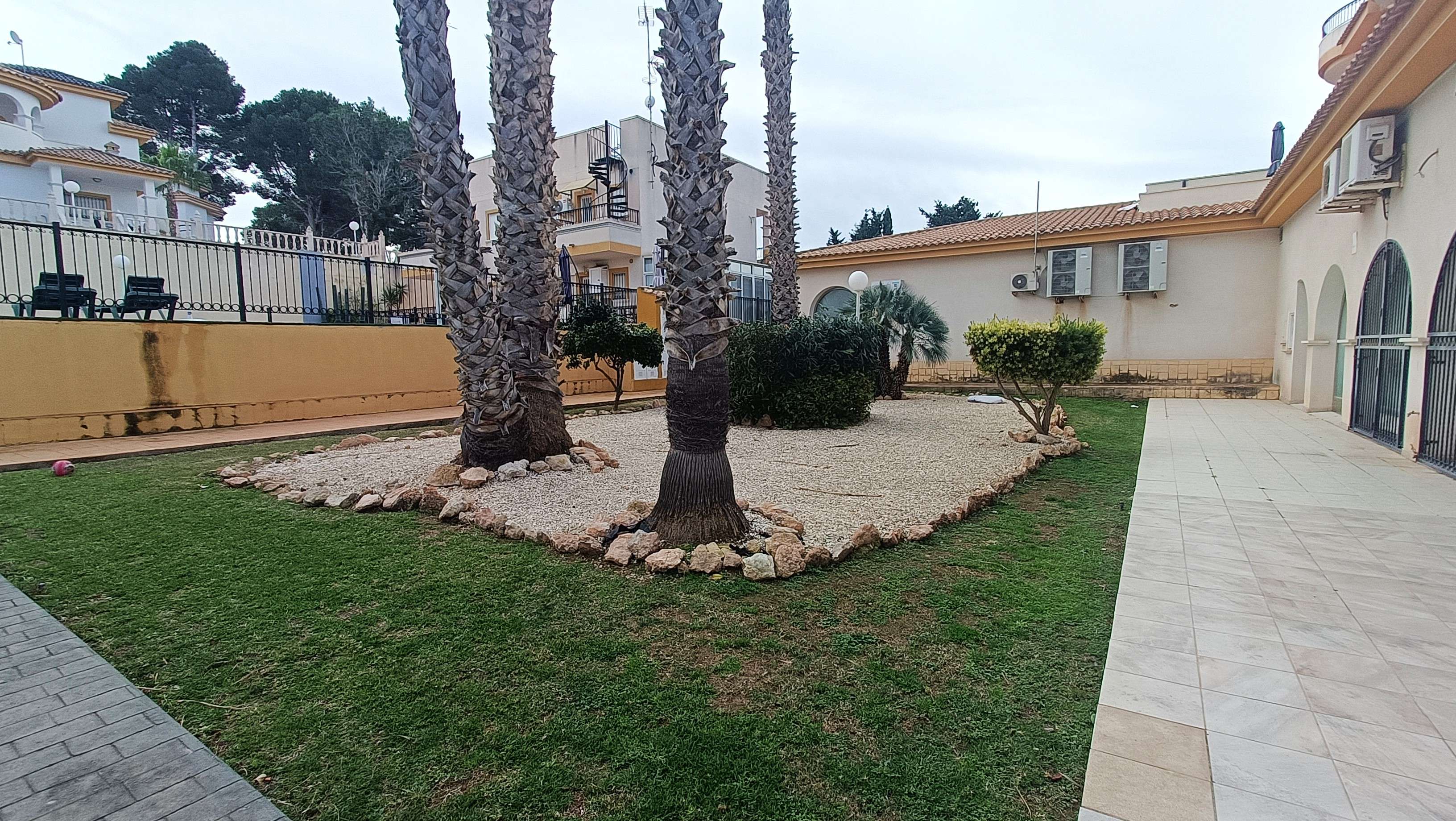 For sale - 2 Bedroom 1 Bathroom Apartment in Villamartin - Costa Blanca  - Alicante