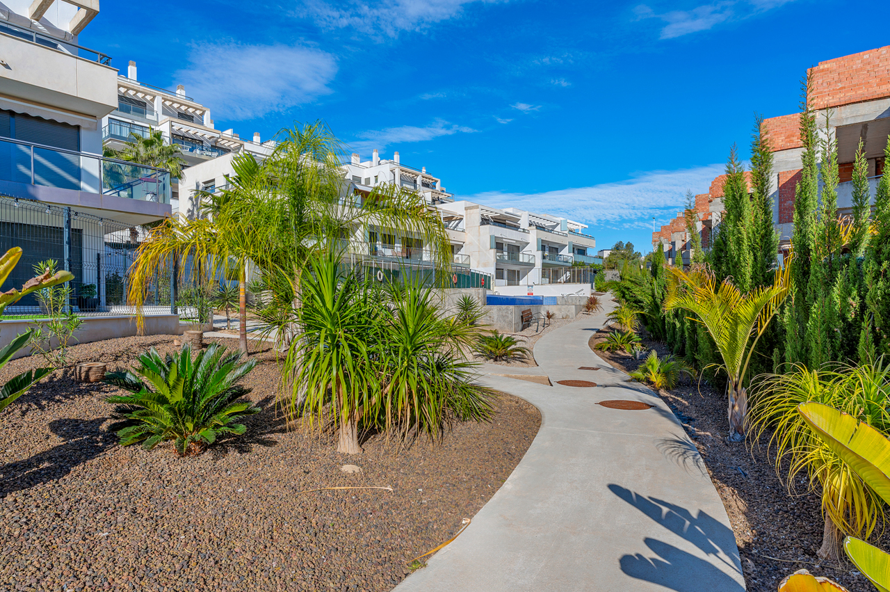 For sale - 2 Bedroom 1 Bathroom Apartment in Campoamor - Costa Blanca  - Alicante