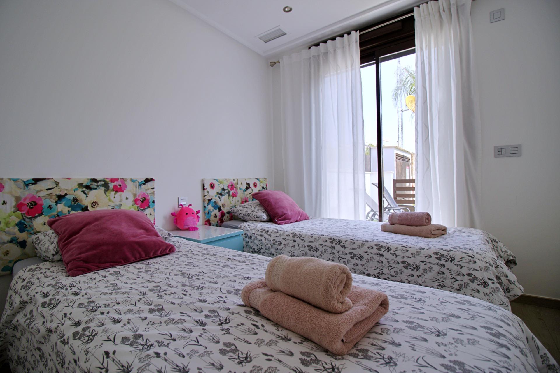 For sale - 3 Bedroom 2 Bathroom Apartment in Pilar de La Horadada - Torre de la Horadada  - Alicante