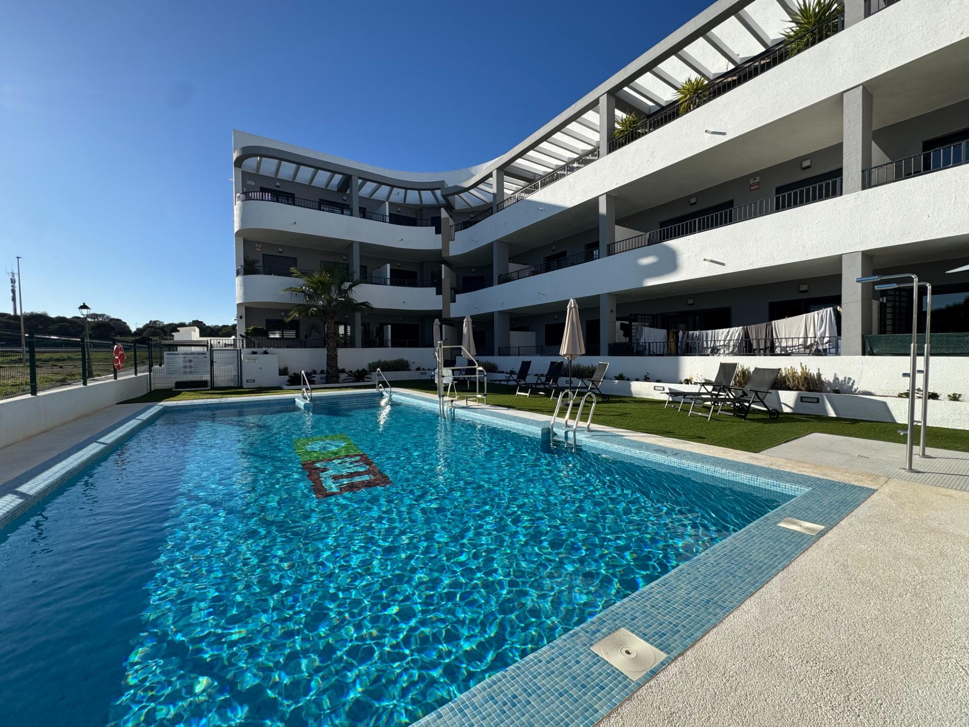 For sale - 2 Bedroom 1 Bathroom Apartment in Pilar de La Horadada - Riomar  - Alicante