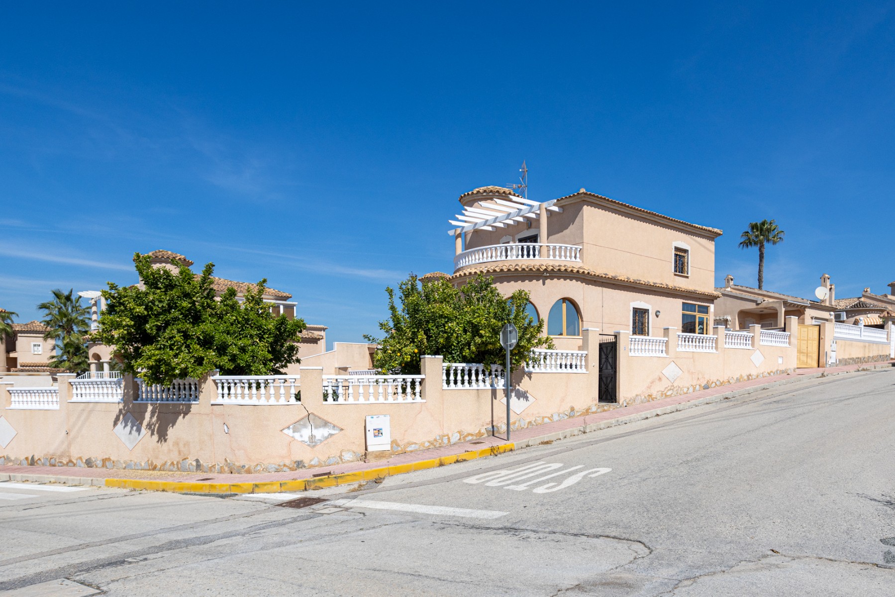 For sale - 5 Bedroom 3 Bathroom Villa in Benijofar - Costa Blanca  - Alicante