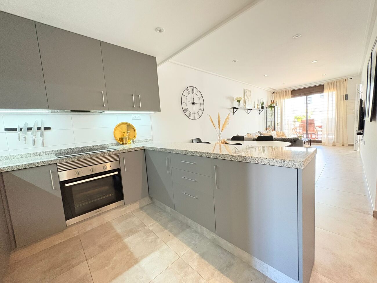 For sale - 3 Bedroom 2 Bathroom Ground Floor Apartment in Torre de La Horadada - Porto Marina  - Alicante