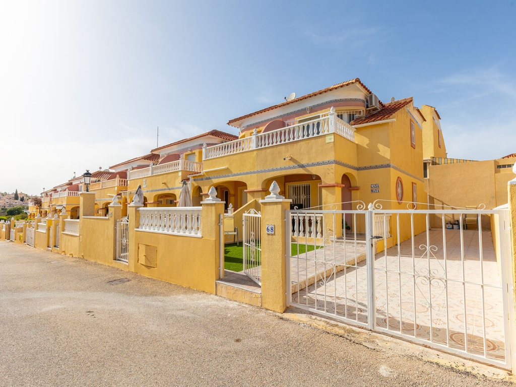 2 Bedroom 2 Bathroom Semi Detached in Villamartin 
