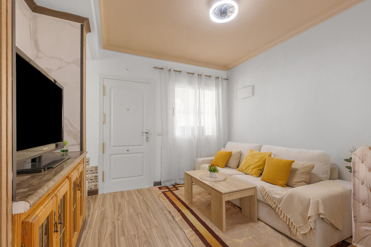 For sale - 2 Bedroom 2 Bathroom Semi Detached in Villamartin  - Villamartin  - Alicante