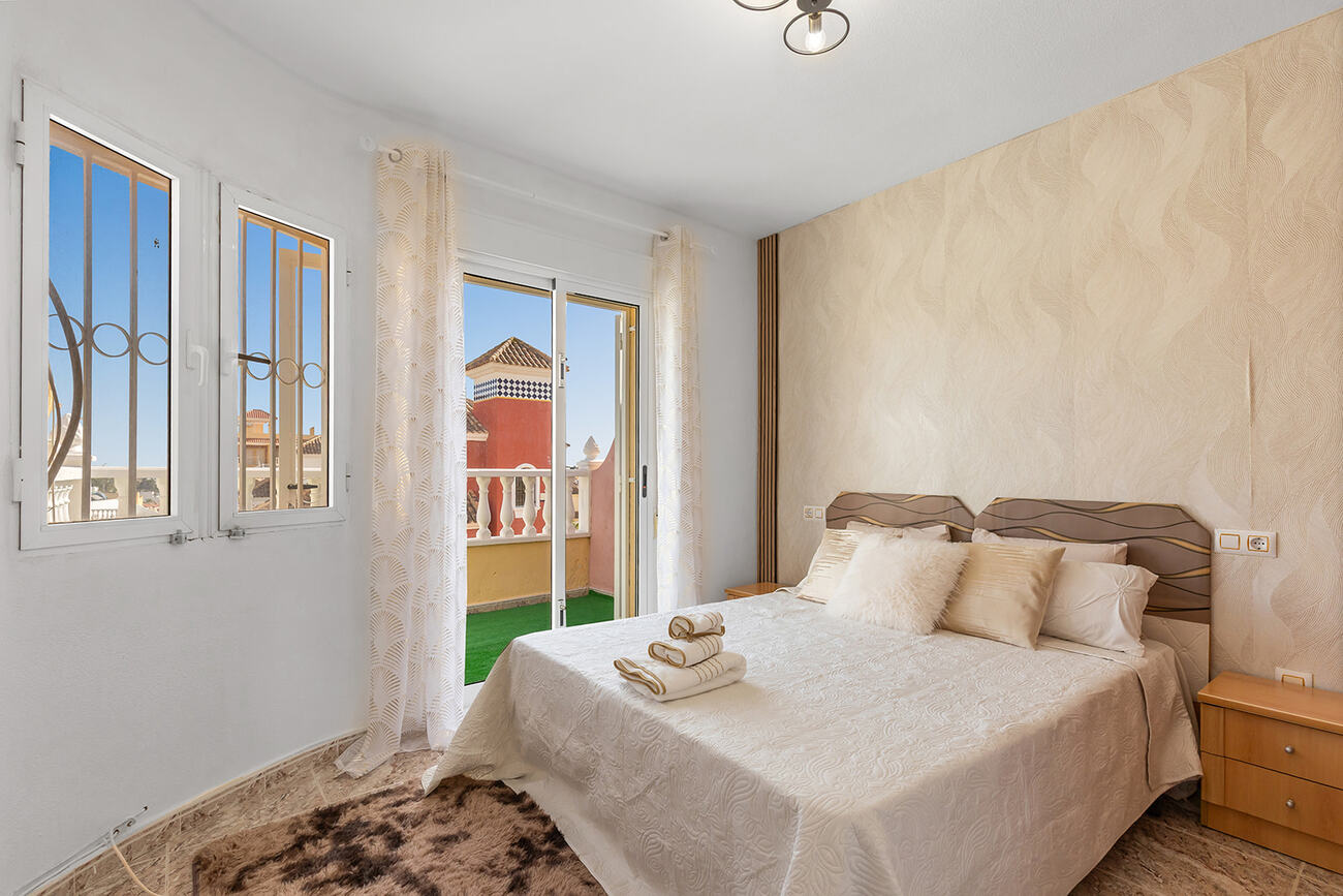 For sale - 2 Bedroom 2 Bathroom Semi Detached in Villamartin  - Villamartin  - Alicante