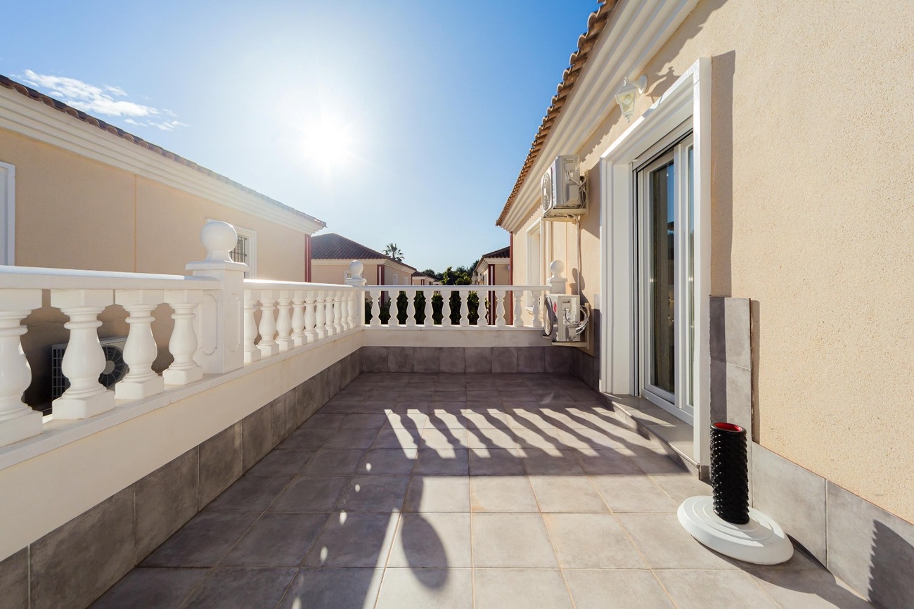For sale - 4 Bedroom 2 Bathroom Duplex in Dehesa de Campoamor - Costa Blanca  - Alicante