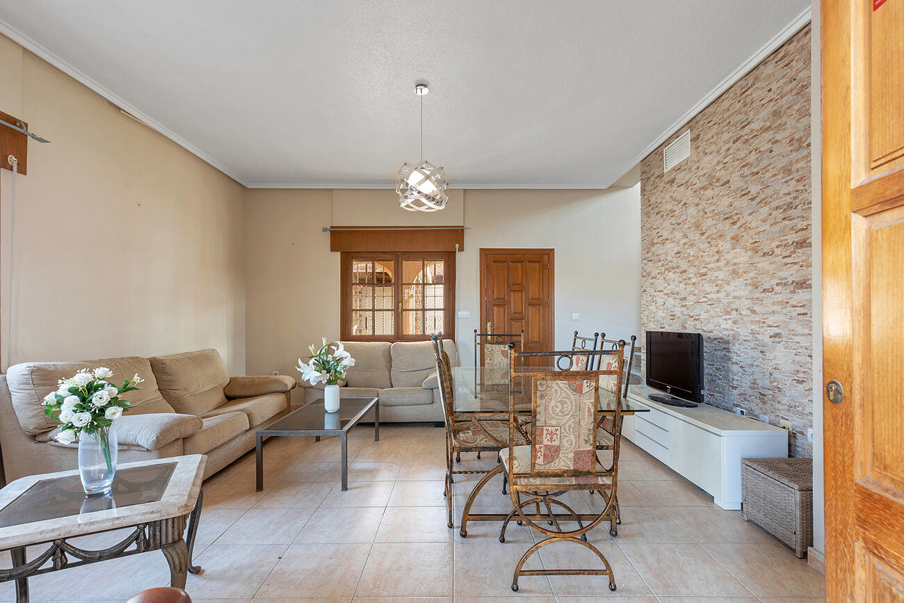 For sale - 4 Bedroom 2 Bathroom Villa in Ciudad Quesada -  - Alicante