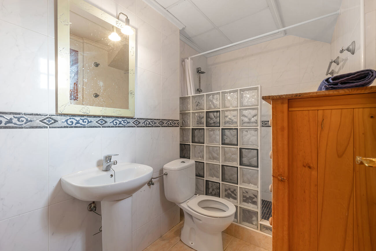 For sale - 4 Bedroom 2 Bathroom Villa in Ciudad Quesada -  - Alicante