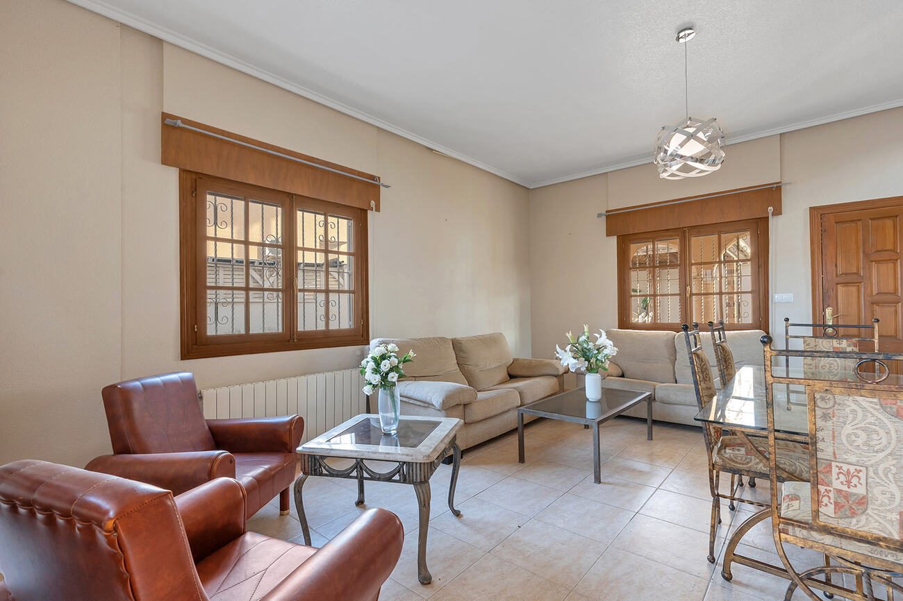 For sale - 4 Bedroom 2 Bathroom Villa in Ciudad Quesada -  - Alicante