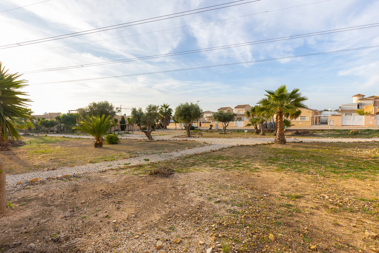 For sale - 4 Bedroom 2 Bathroom Villa in Ciudad Quesada -  - Alicante