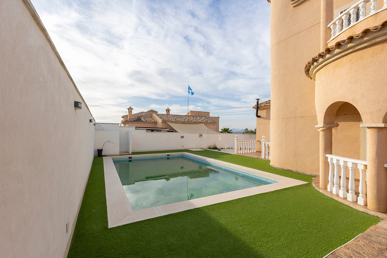 For sale - 4 Bedroom 2 Bathroom Villa in Ciudad Quesada -  - Alicante
