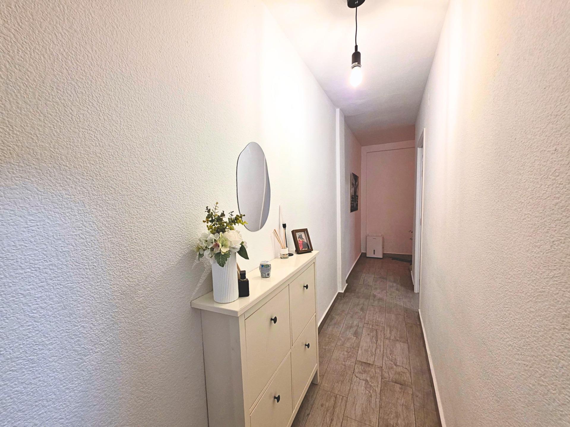 For sale - 3 Bedroom 1 Bathroom Apartment in Torrevieja - Playa Del Cura  - Alicante