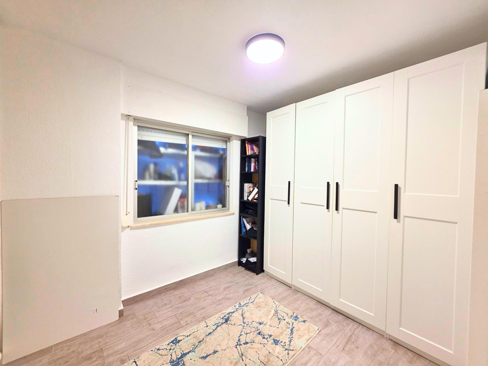 For sale - 3 Bedroom 1 Bathroom Apartment in Torrevieja - Playa Del Cura  - Alicante