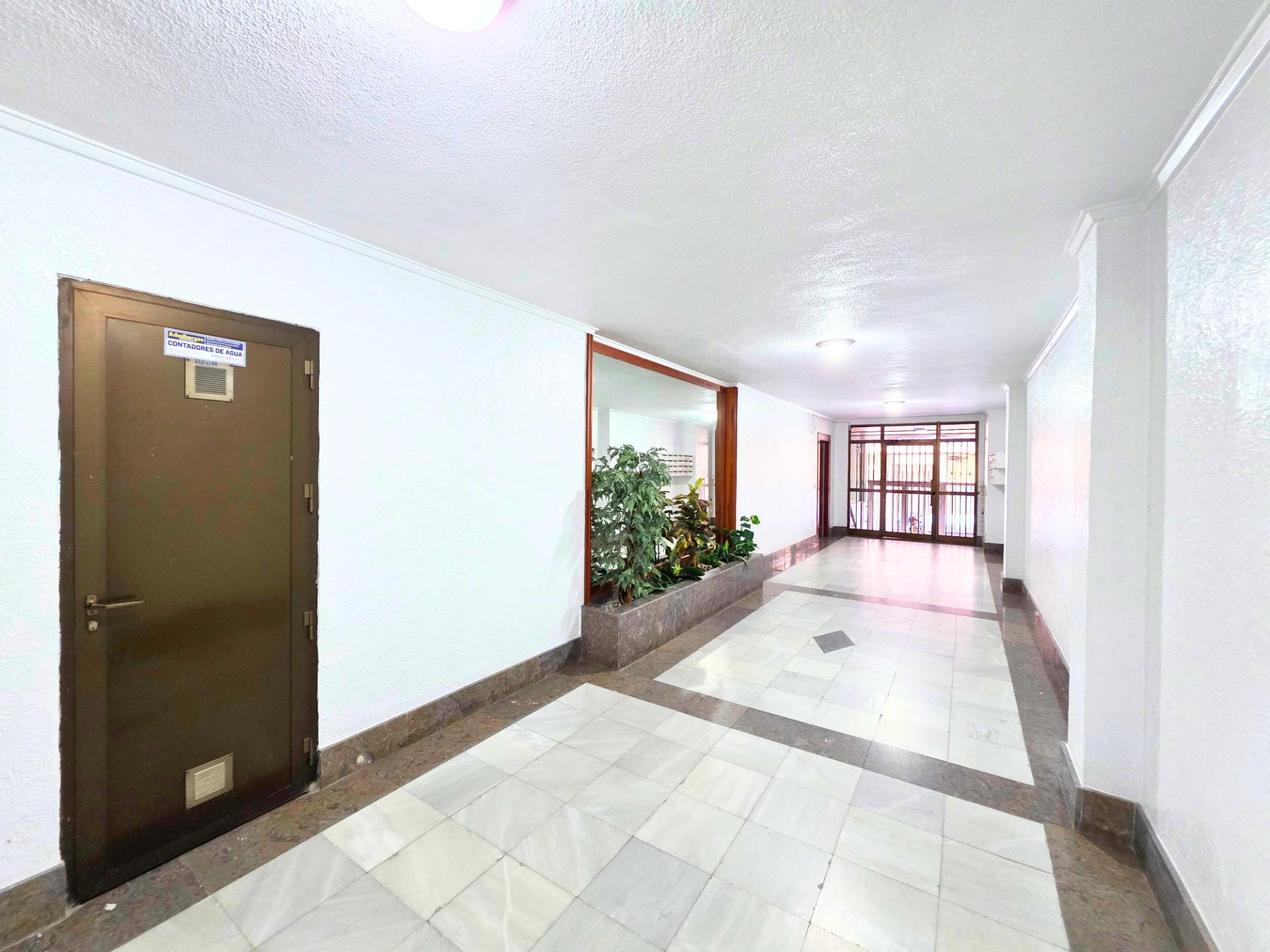 For sale - 3 Bedroom 1 Bathroom Apartment in Torrevieja - Playa Del Cura  - Alicante
