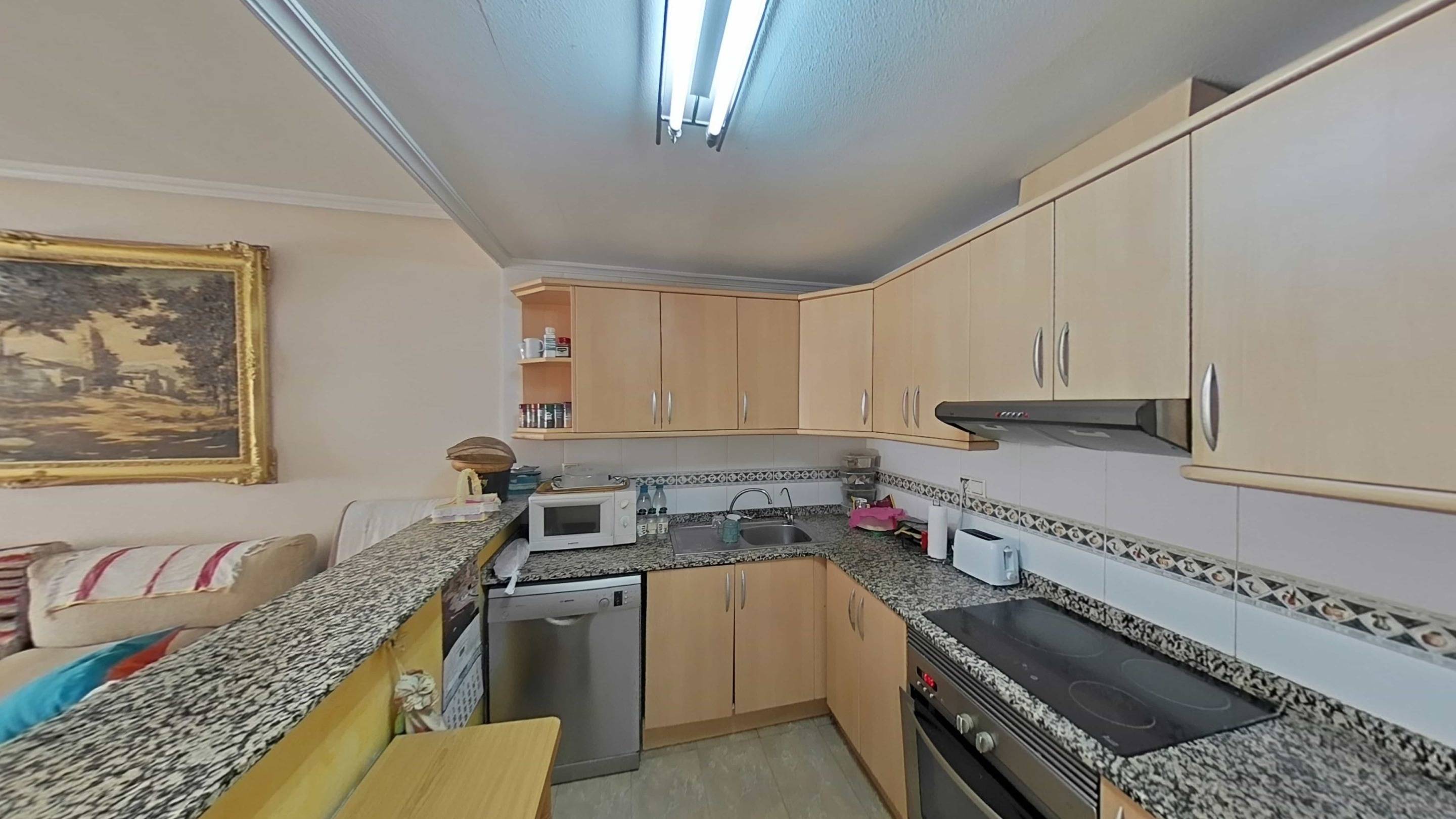 For sale - 4 Bedroom 2 Bathroom Apartment in Torrevieja - Estacion De Autobuses  - Alicante