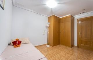 For sale - 4 Bedroom 2 Bathroom Apartment in Torrevieja - Playa Del Cura  - Alicante