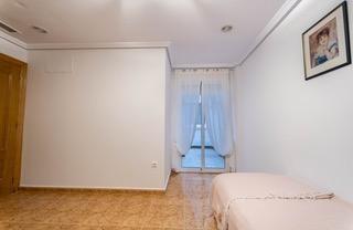 For sale - 4 Bedroom 2 Bathroom Apartment in Torrevieja - Playa Del Cura  - Alicante