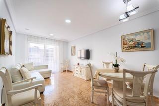 For sale - 4 Bedroom 2 Bathroom Apartment in Torrevieja - Playa Del Cura  - Alicante