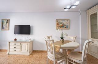 For sale - 4 Bedroom 2 Bathroom Apartment in Torrevieja - Playa Del Cura  - Alicante