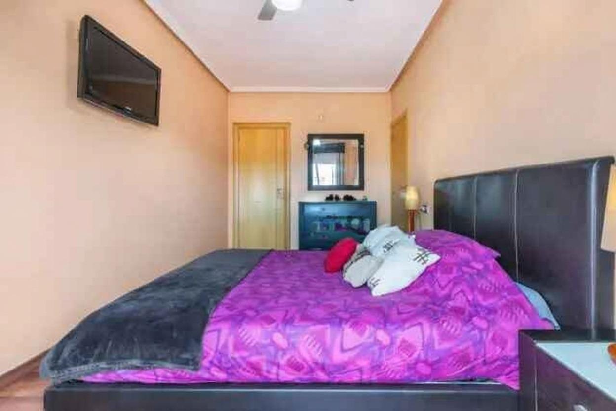 For sale - 4 Bedroom 2 Bathroom Villa in Torrevieja - aguas nuevas  - Alicante