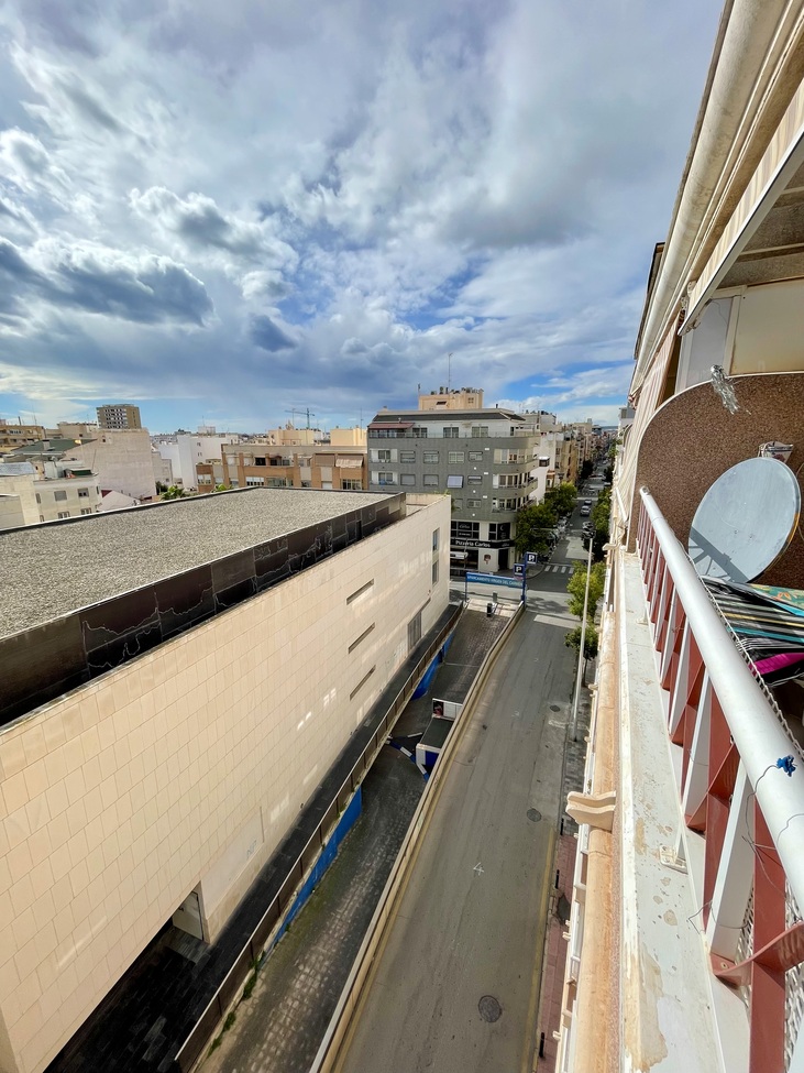 For sale - 3 Bedroom 2 Bathroom Penthouse in Torrevieja - Playa de cura  - Alicante