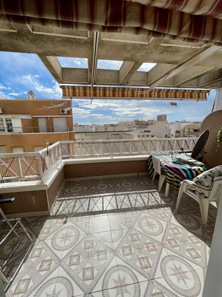For sale - 3 Bedroom 2 Bathroom Penthouse in Torrevieja - Playa de cura  - Alicante
