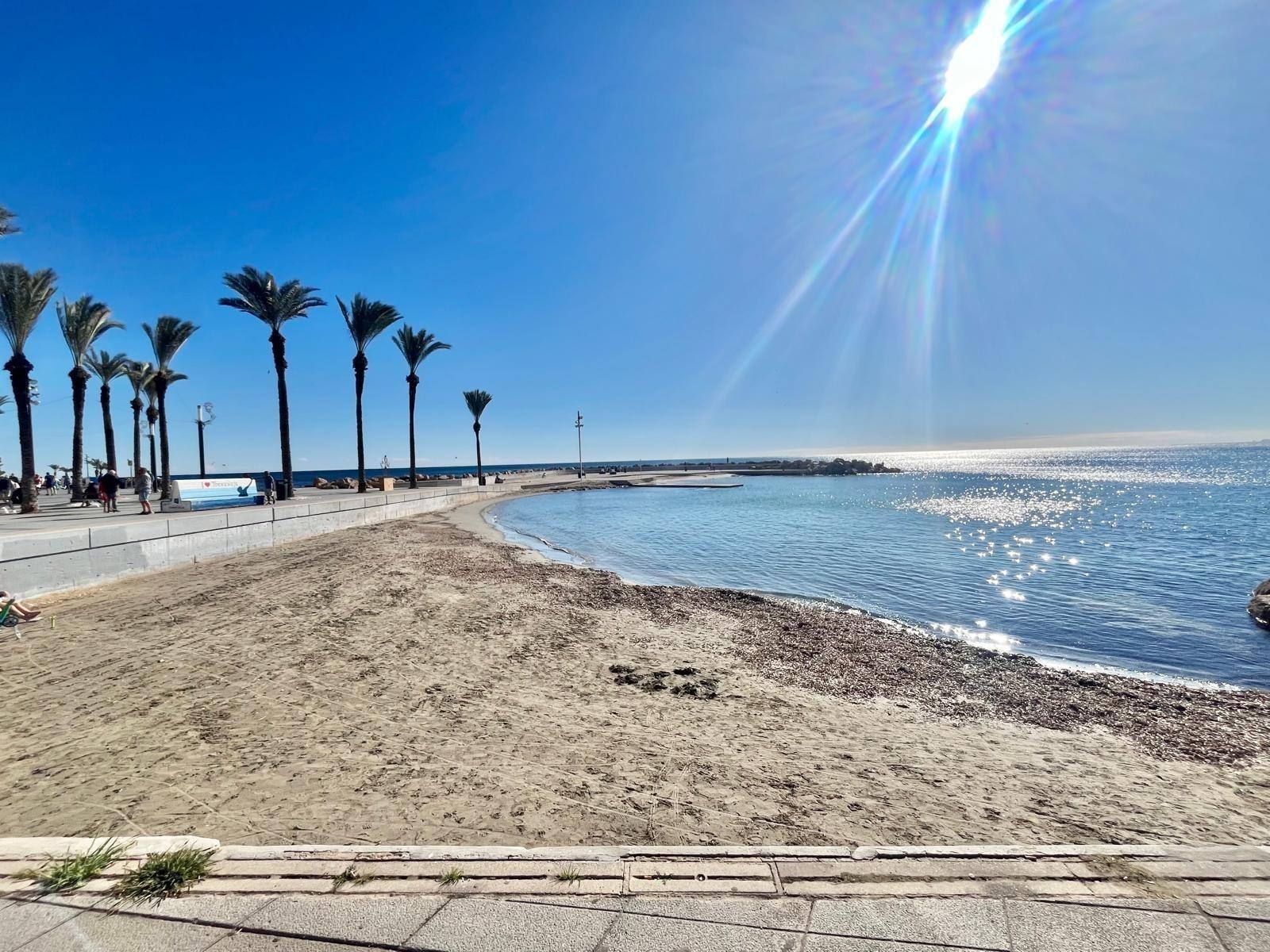 For sale - 4 Bedroom 2 Bathroom Apartment in Torrevieja - Centro  - Alicante