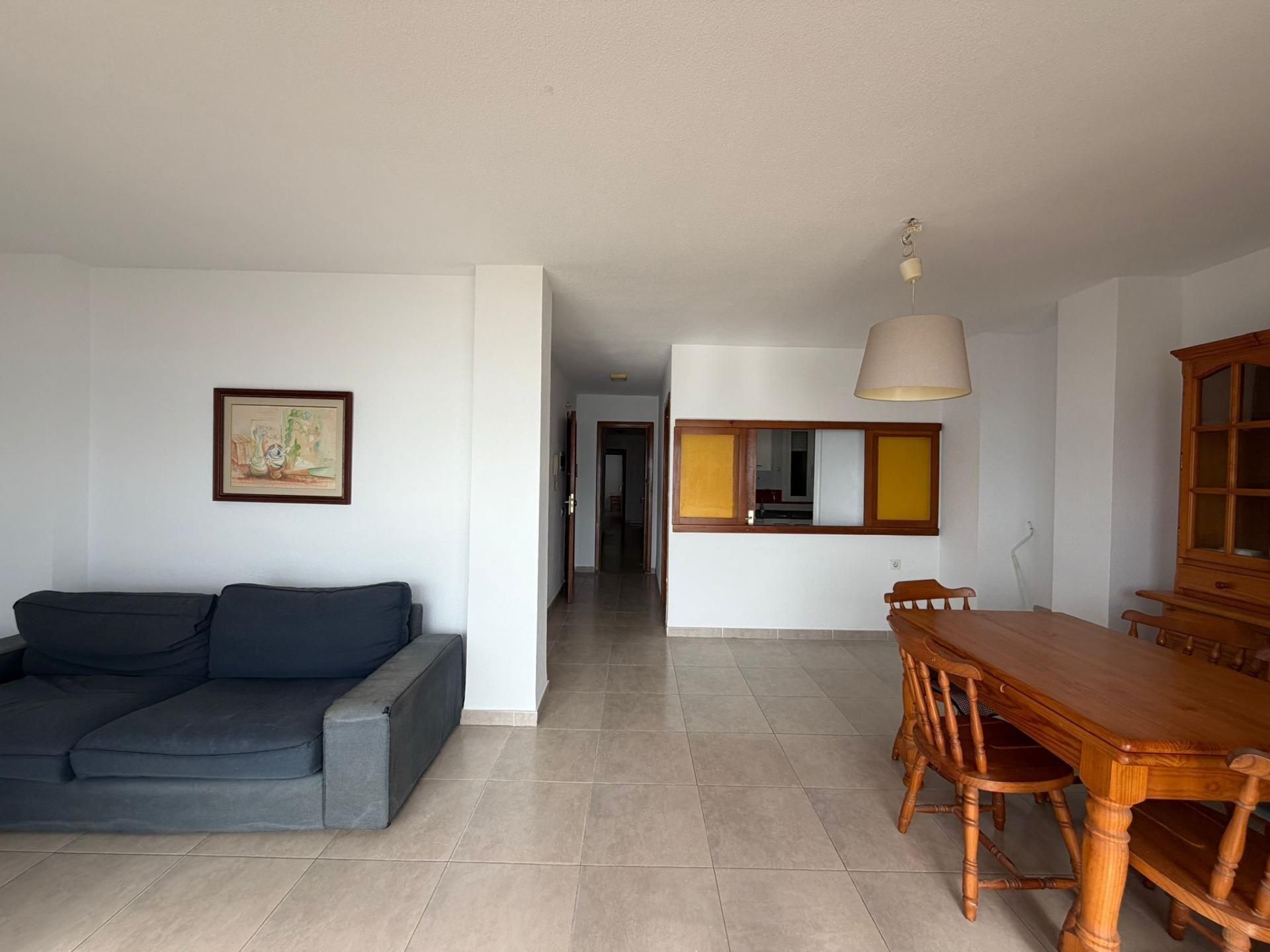For sale - 4 Bedroom 2 Bathroom Apartment in Torrevieja - Playa De Los Locos  - Alicante