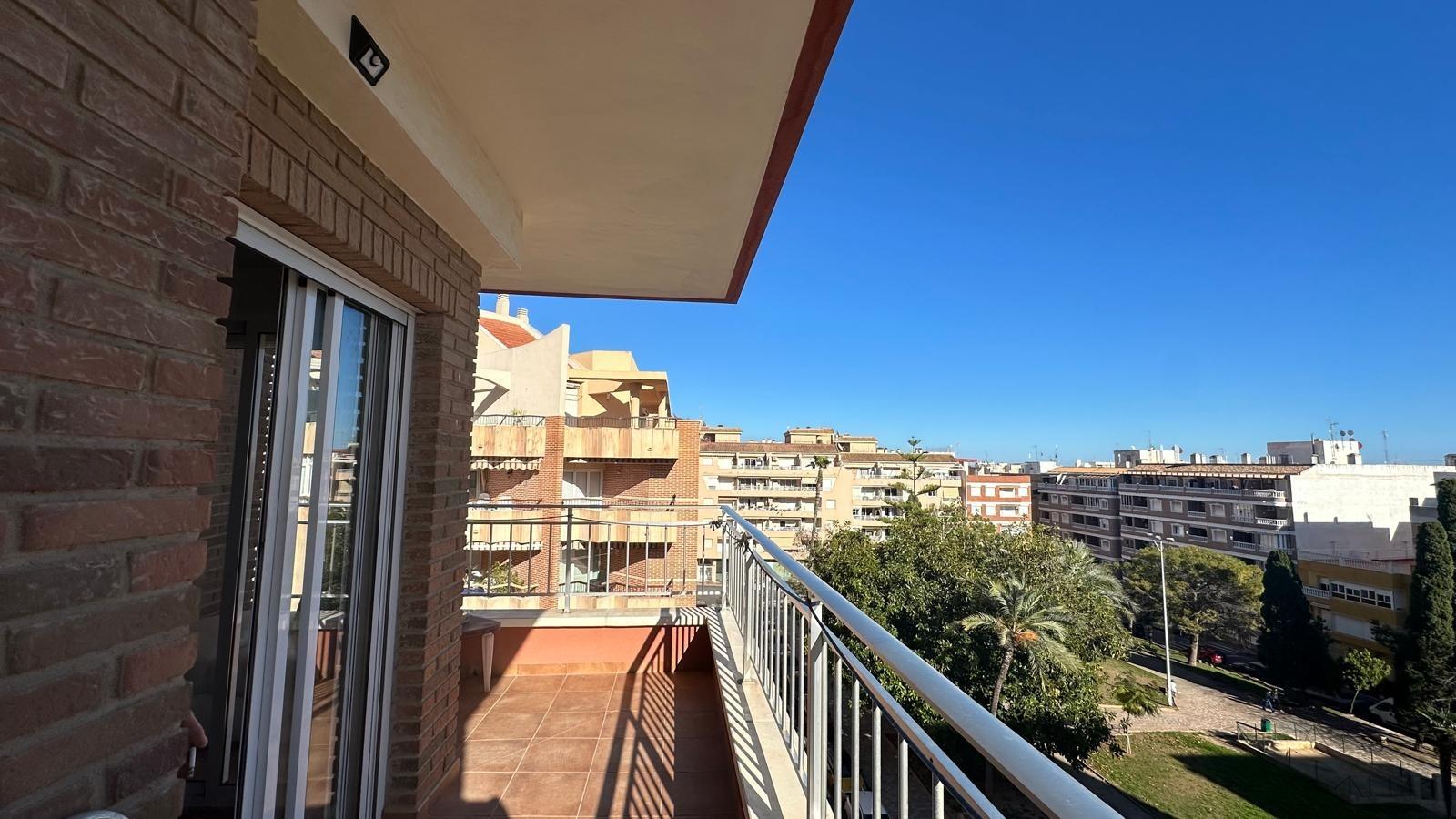 For sale - 3 Bedroom 1 Bathroom Apartment in Torrevieja - Estacion De Autobuses  - Alicante
