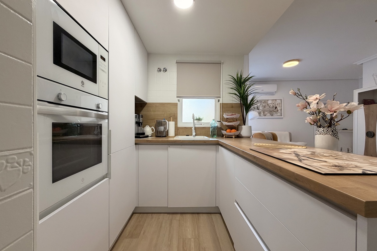 For sale - 3 Bedroom 2 Bathroom Apartment in Torrevieja - Costa Blanca  - Alicante