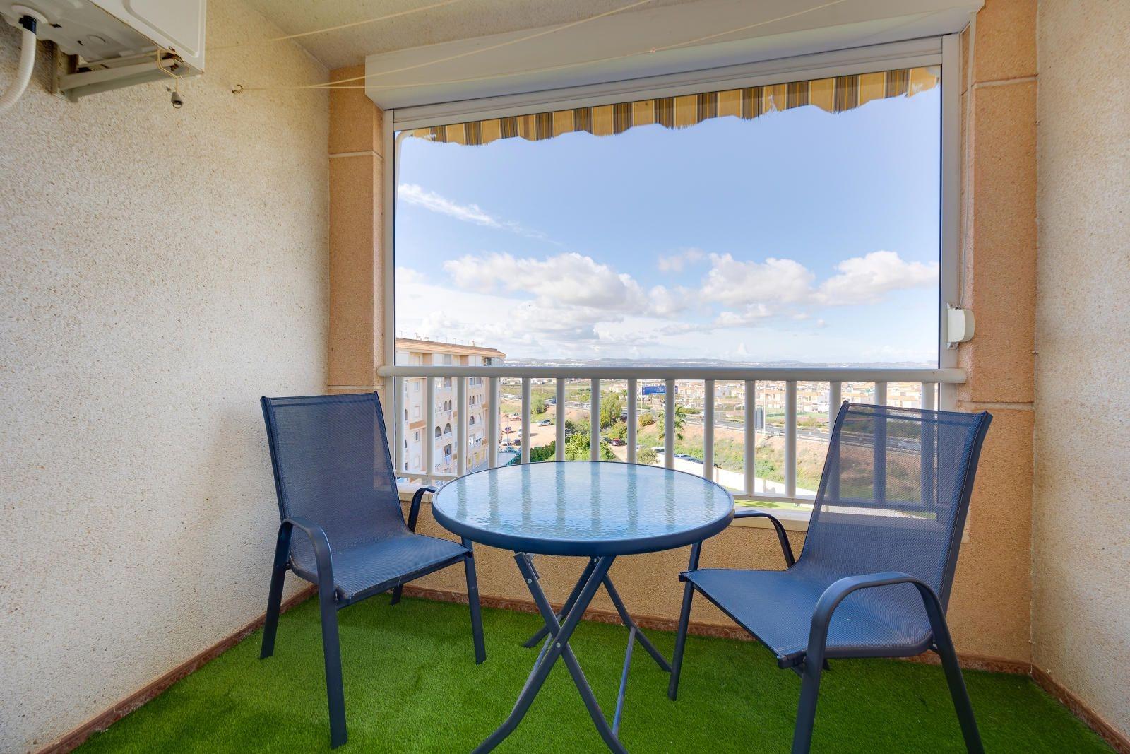 For sale - 2 Bedroom 1 Bathroom Penthouse in Torrevieja - Centro  - Alicante