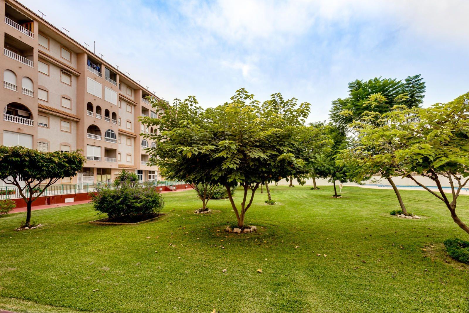 For sale - 2 Bedroom 1 Bathroom Penthouse in Torrevieja - Centro  - Alicante