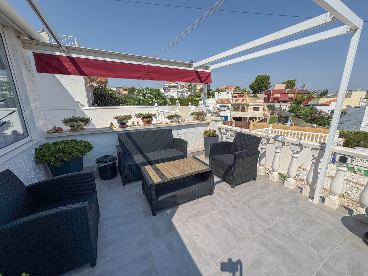 For sale - 3 Bedroom 2 Bathroom Town House in Torrevieja - Costa Blanca  - Alicante