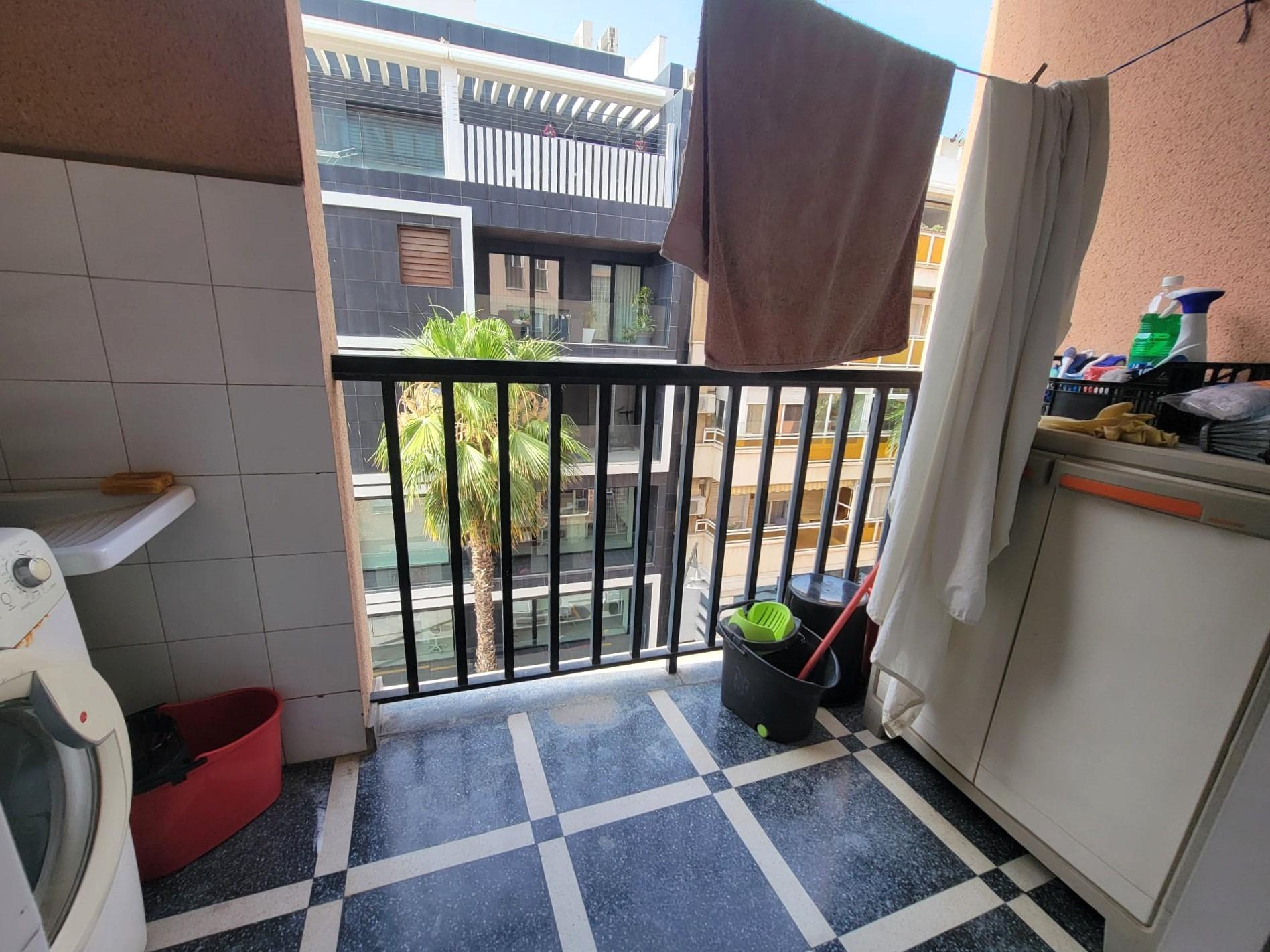 For sale - 2 Bedroom 2 Bathroom Apartment in Torrevieja - Centro  - Alicante