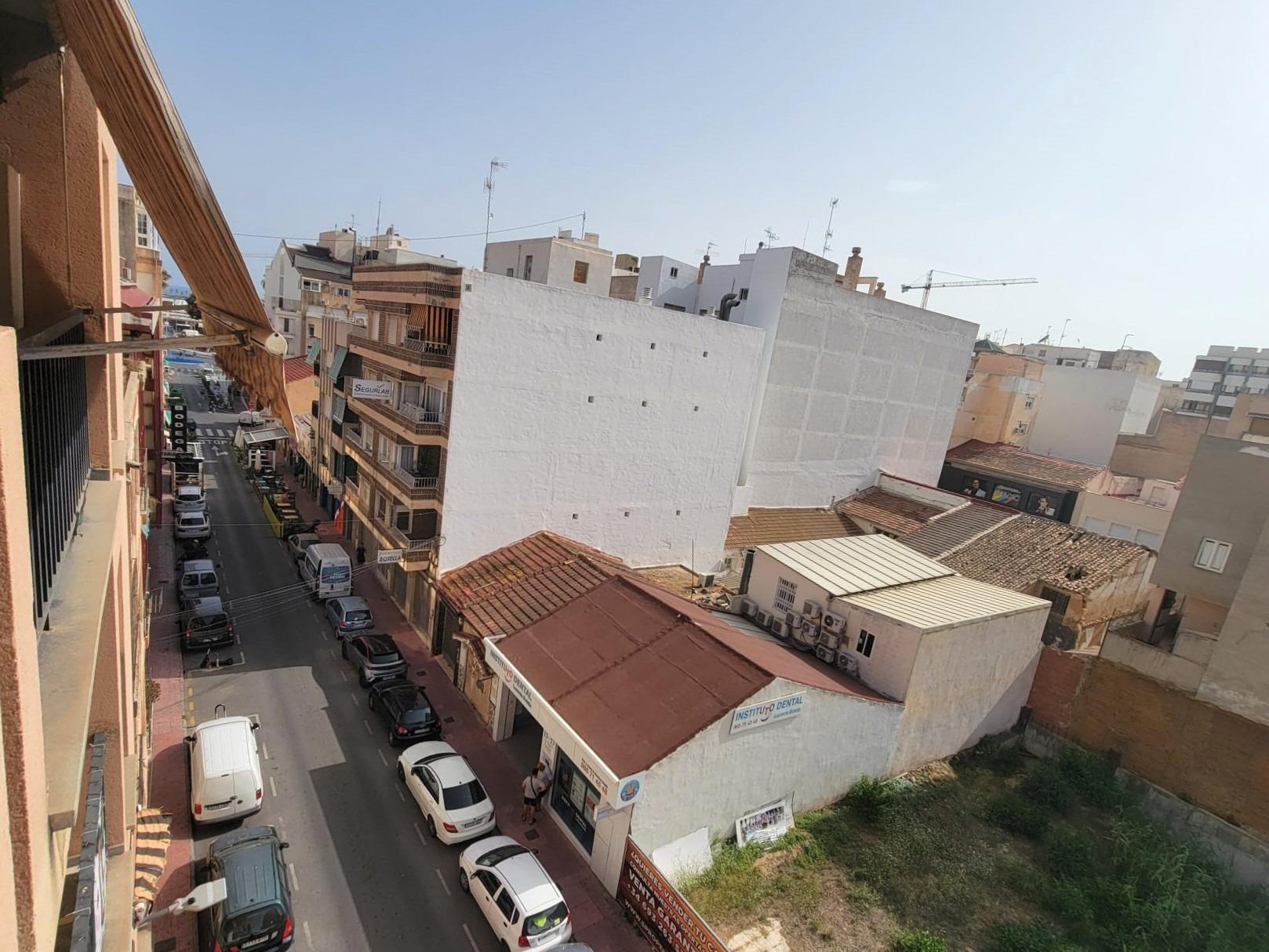 For sale - 2 Bedroom 2 Bathroom Apartment in Torrevieja - Centro  - Alicante