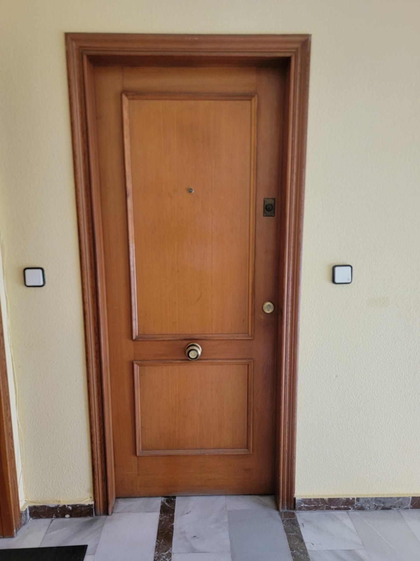 For sale - 2 Bedroom 2 Bathroom Apartment in Torrevieja - Centro  - Alicante