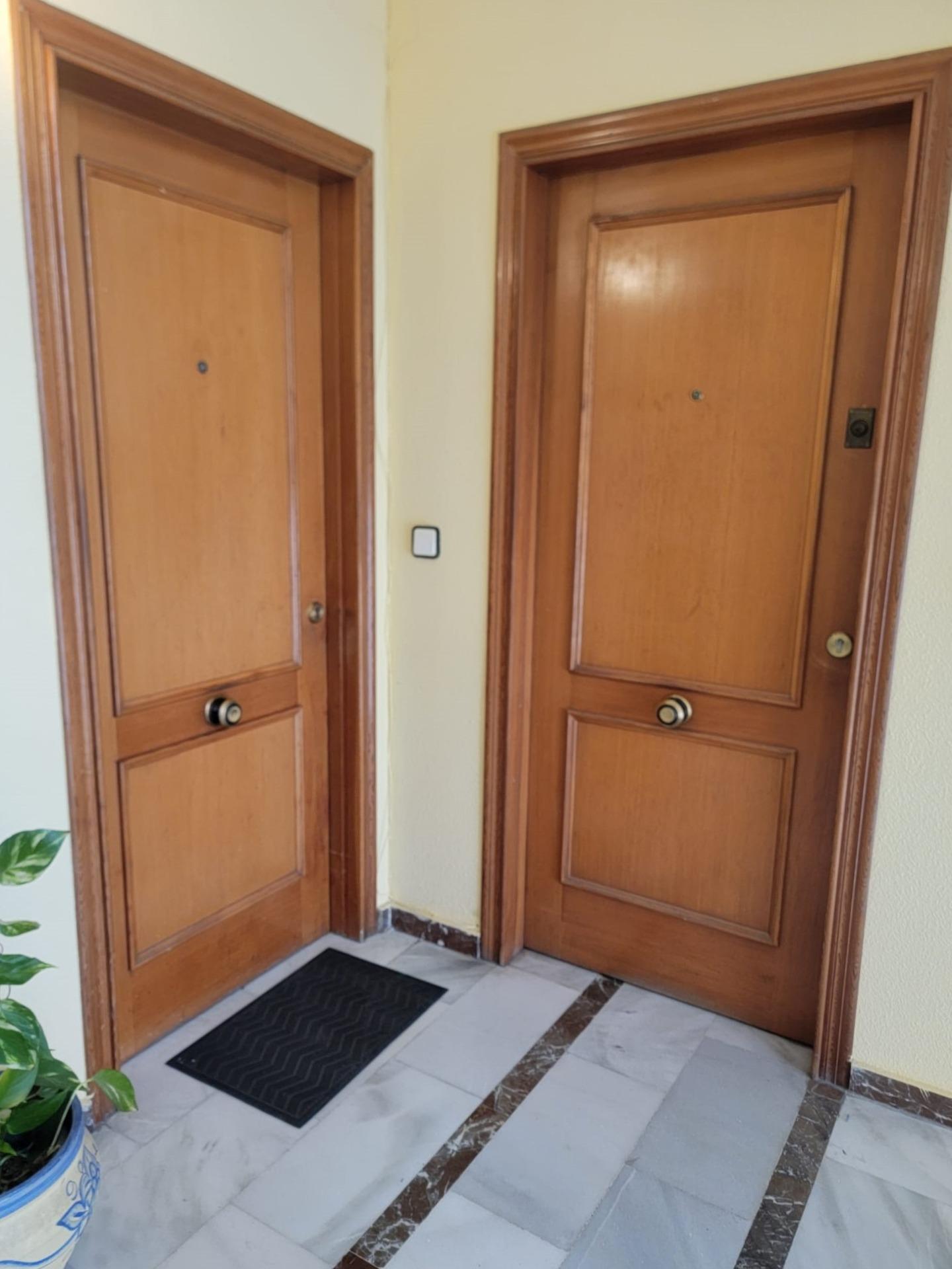 For sale - 2 Bedroom 2 Bathroom Apartment in Torrevieja - Centro  - Alicante