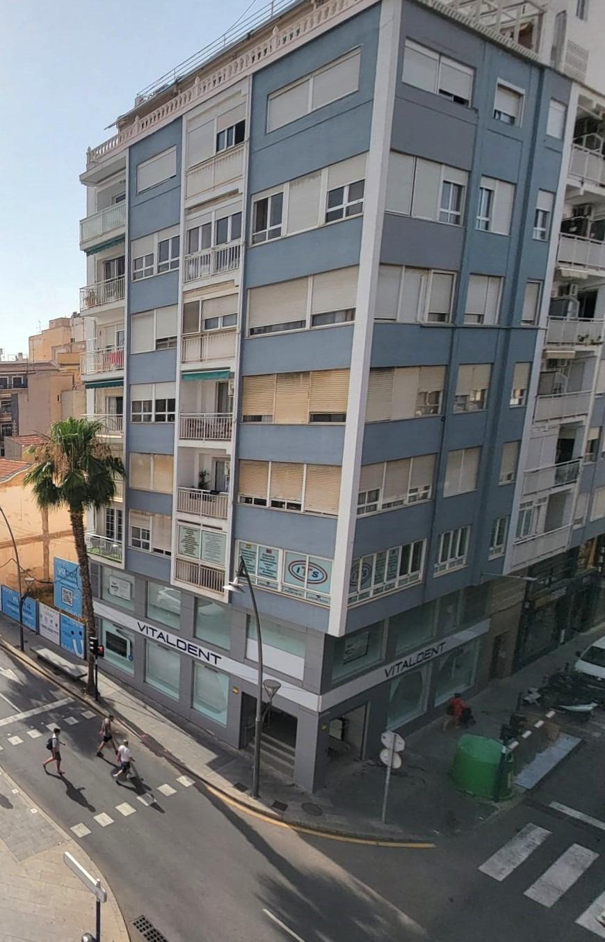 For sale - 2 Bedroom 2 Bathroom Apartment in Torrevieja - Centro  - Alicante
