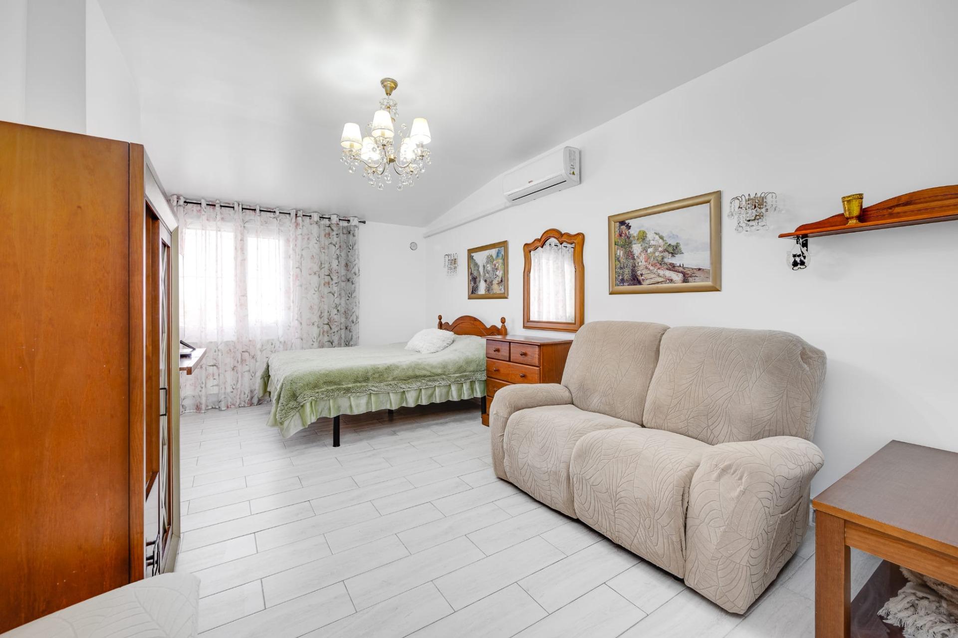 For sale - 3 Bedroom 1 Bathroom Town House in Torrevieja - Calas Blanca  - Alicante
