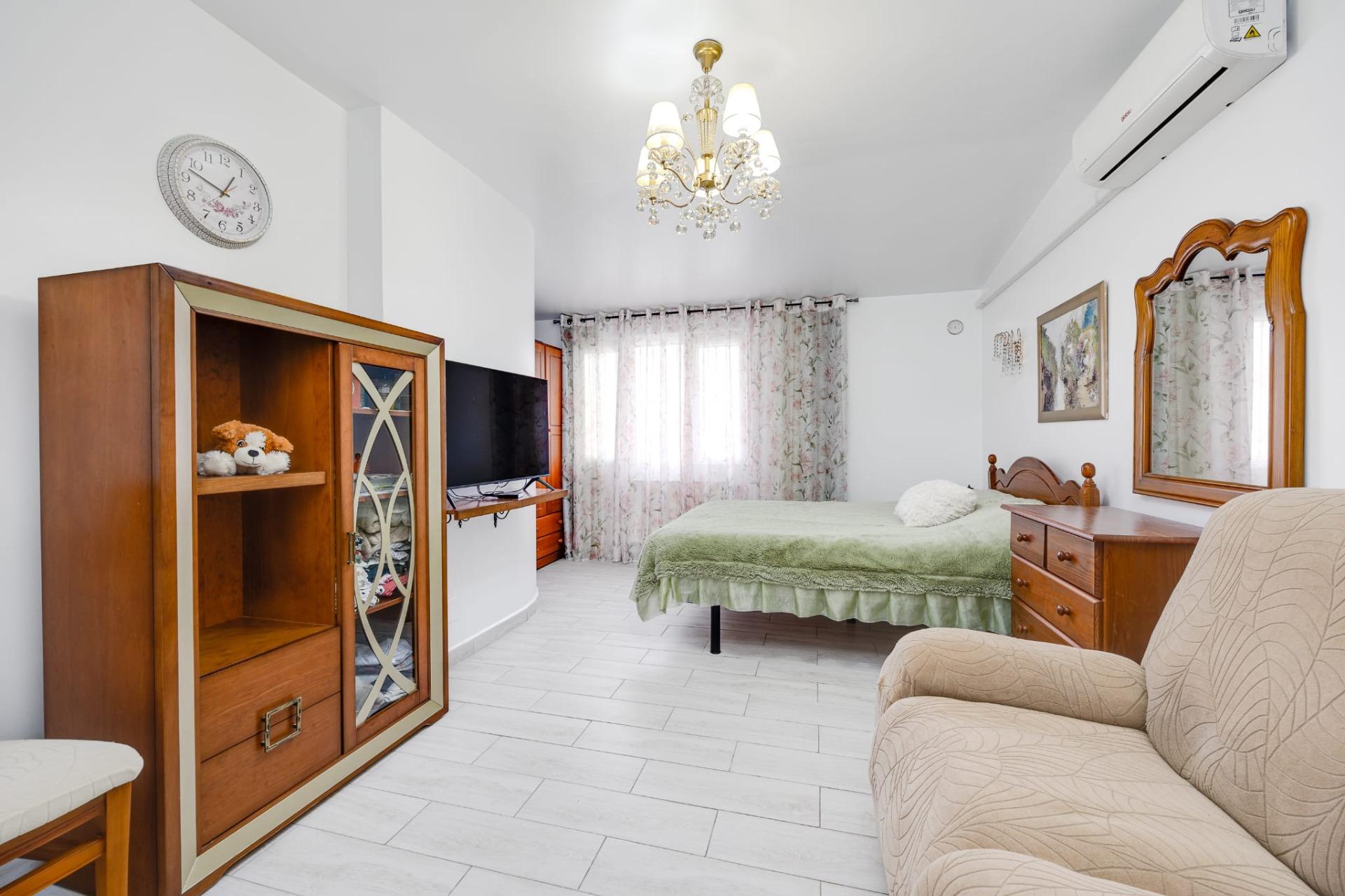 For sale - 3 Bedroom 1 Bathroom Town House in Torrevieja - Calas Blanca  - Alicante